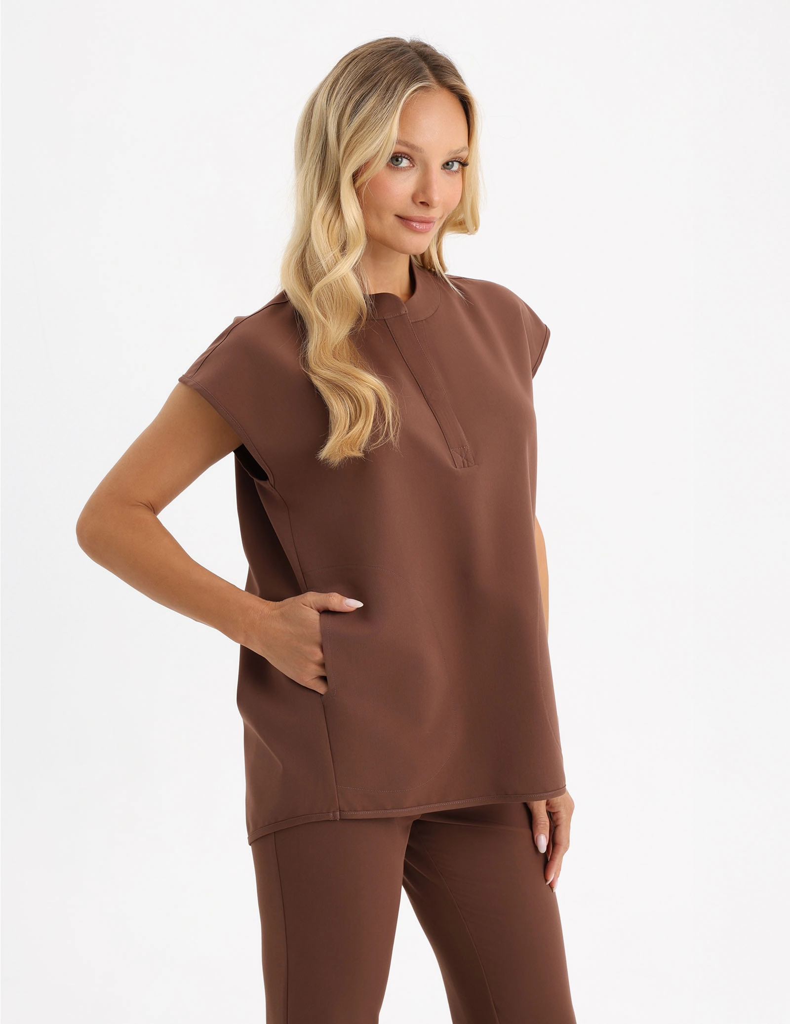 Medical Scrub Top Khloe - MILKY BROWN